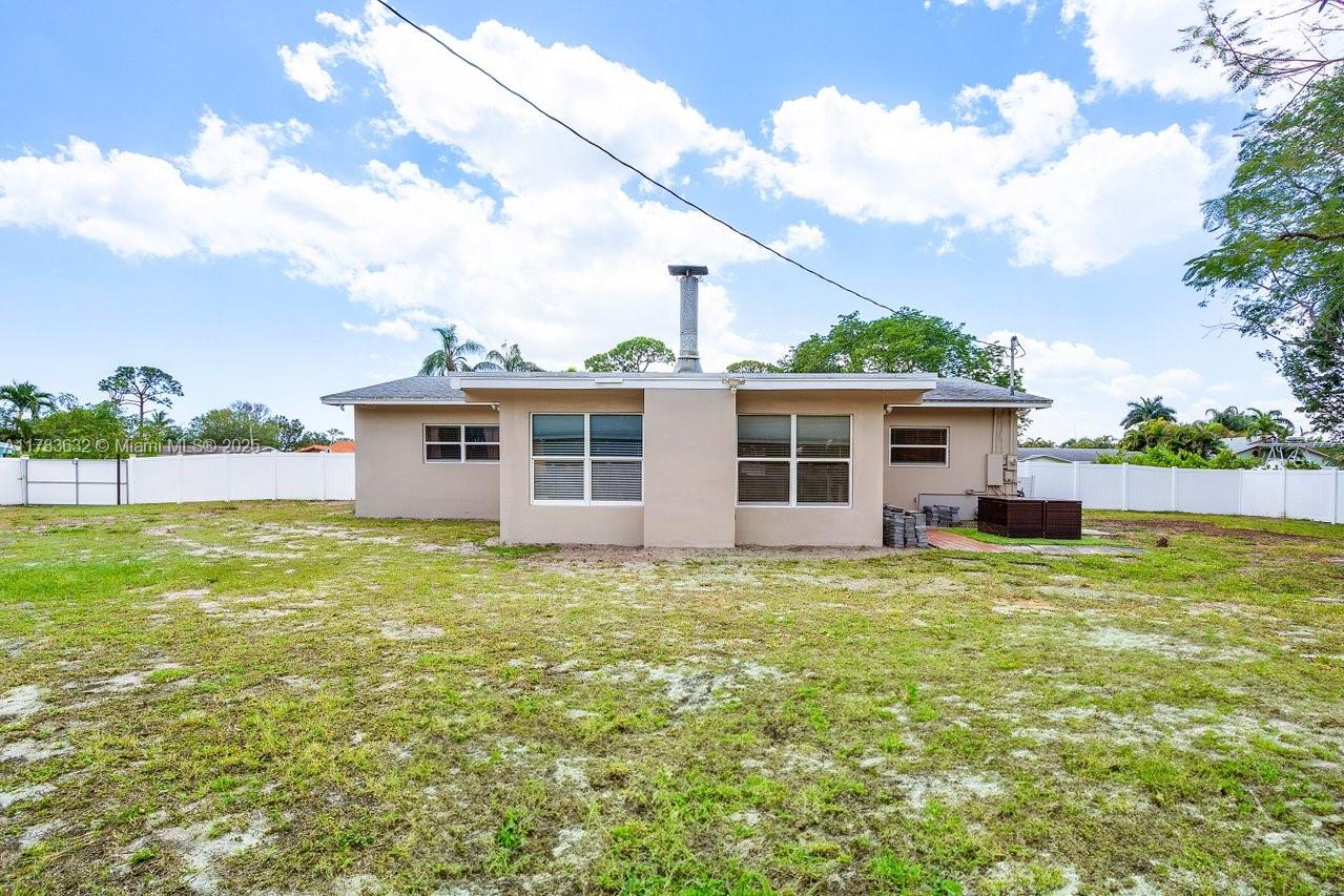 COUNTRY CLUB ACRES 5 - Residential