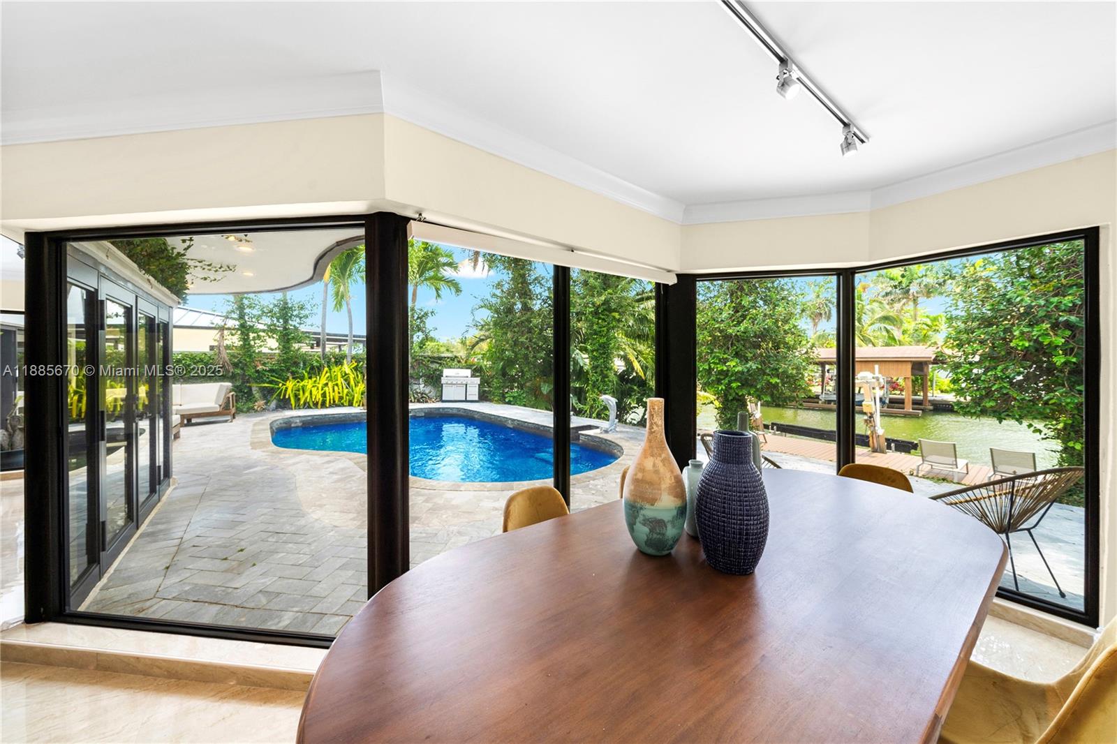 AMD PL BISCAYNE PINES - Residential Lease