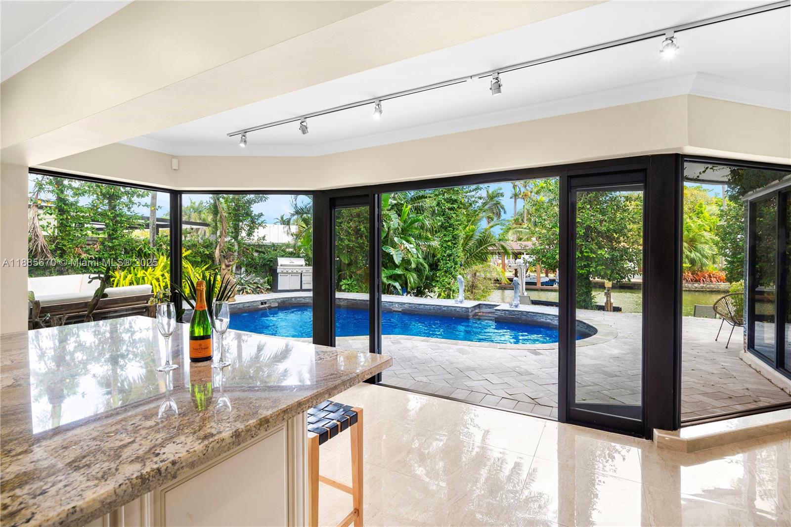 AMD PL BISCAYNE PINES - Residential Lease