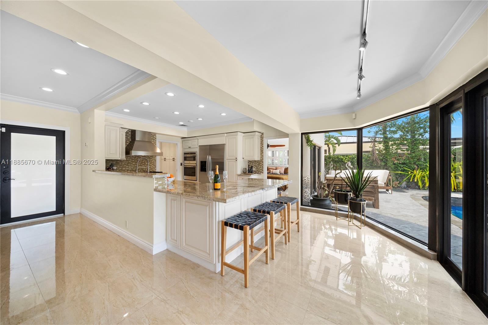 AMD PL BISCAYNE PINES - Residential Lease