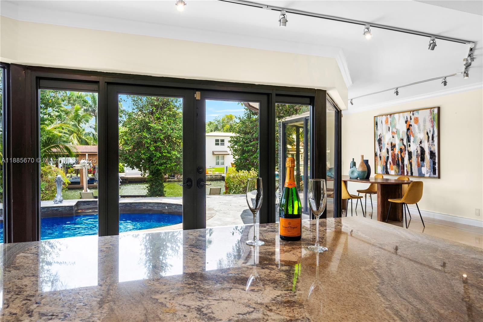 AMD PL BISCAYNE PINES - Residential Lease