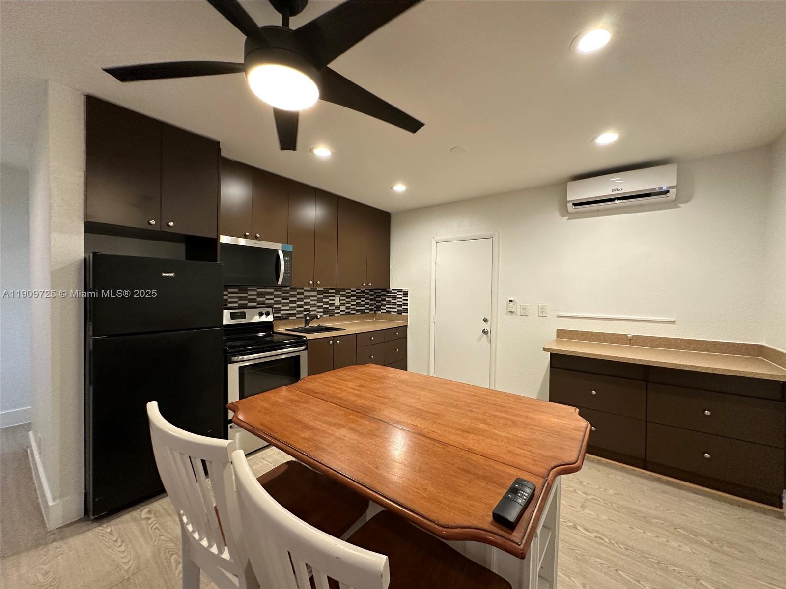 TOWN OF HALLANDALE B-13 - Residential Lease