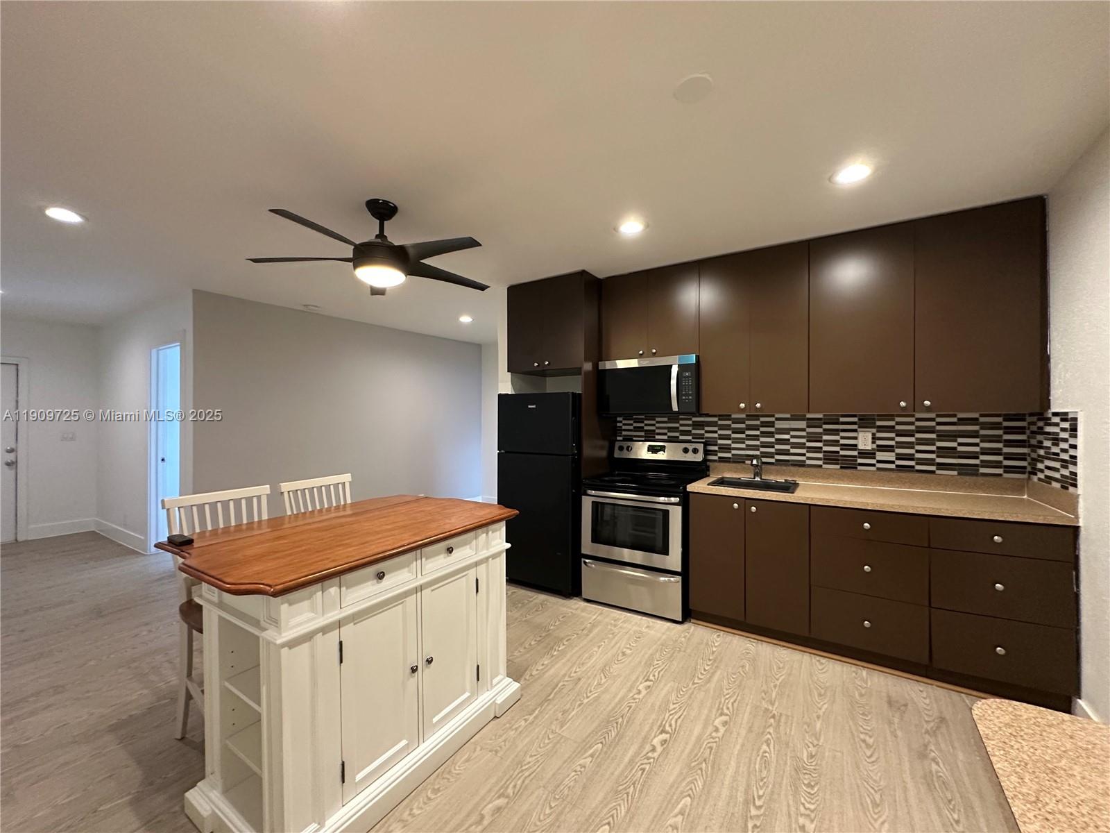 TOWN OF HALLANDALE B-13 - Residential Lease