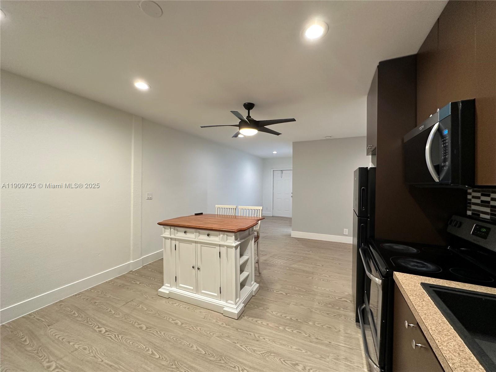 TOWN OF HALLANDALE B-13 - Residential Lease