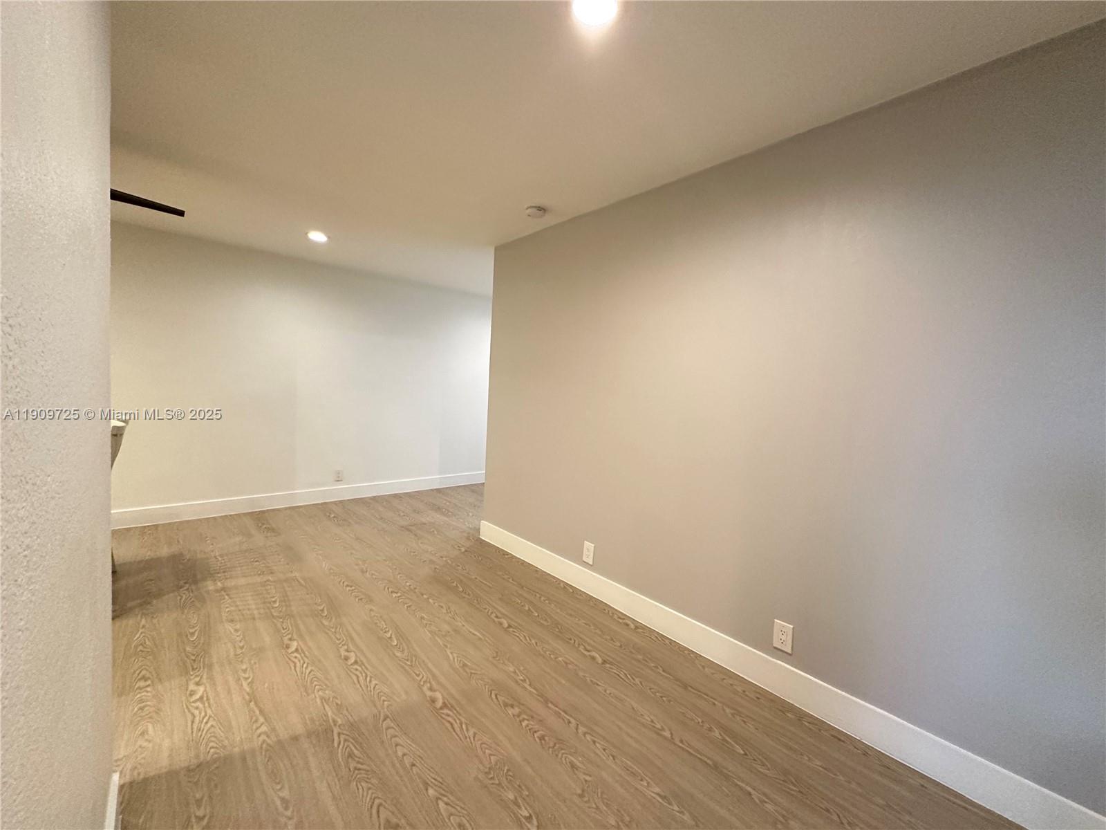 TOWN OF HALLANDALE B-13 - Residential Lease