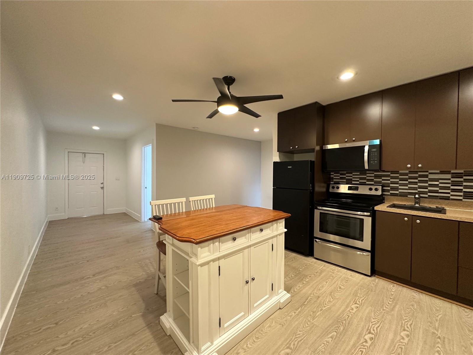 TOWN OF HALLANDALE B-13 - Residential Lease