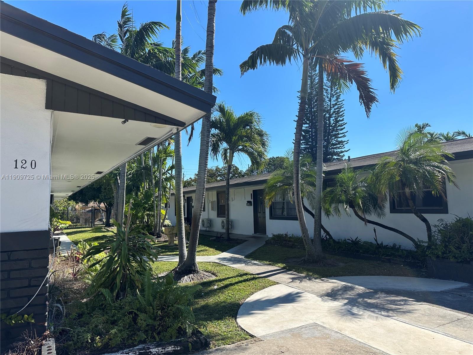 TOWN OF HALLANDALE B-13 - Residential Lease