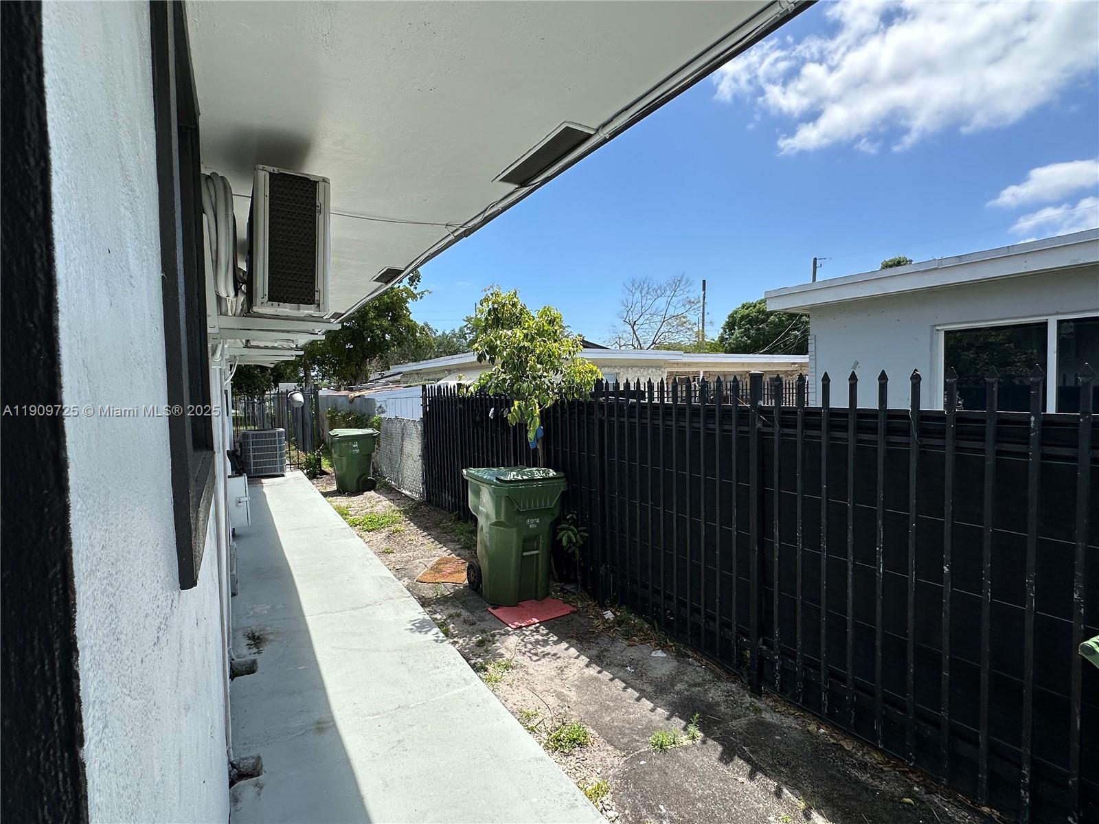 TOWN OF HALLANDALE B-13 - Residential Lease