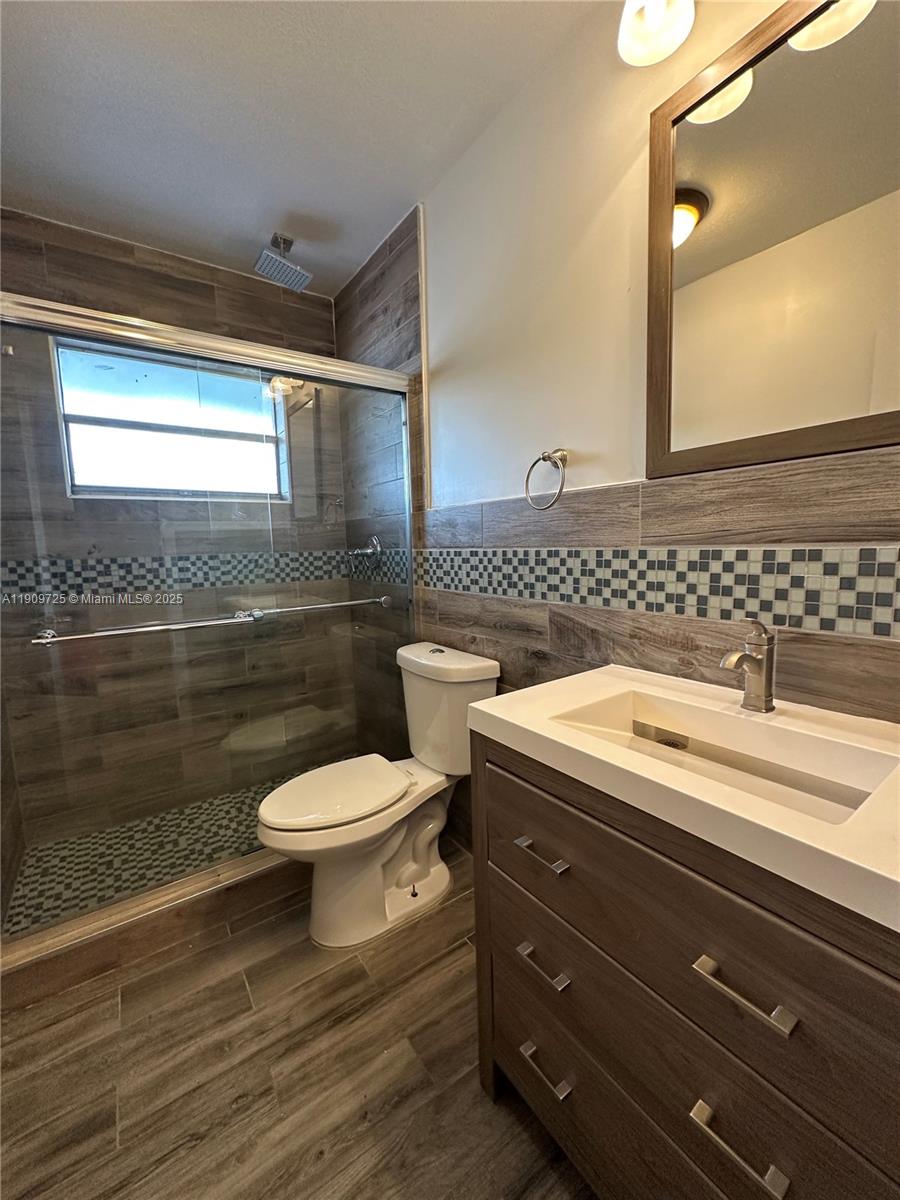 TOWN OF HALLANDALE B-13 - Residential Lease