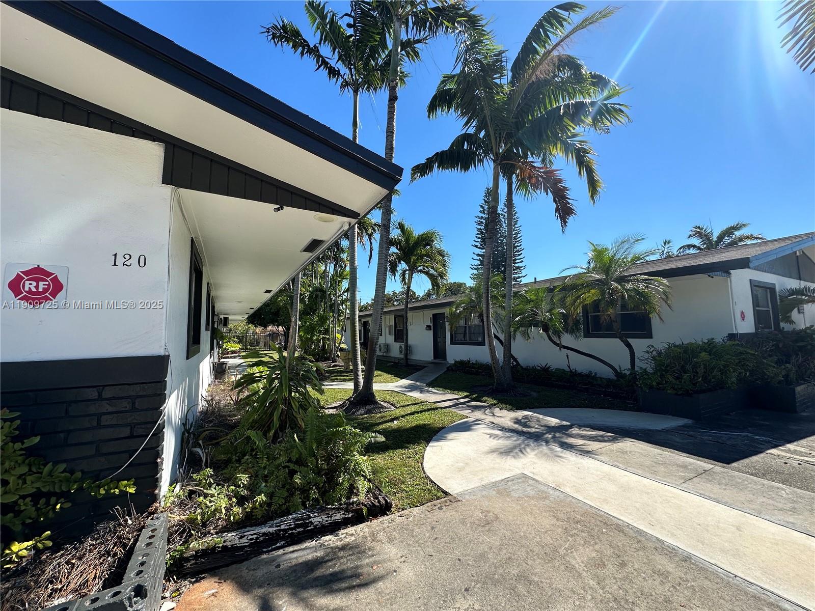 TOWN OF HALLANDALE B-13 - Residential Lease