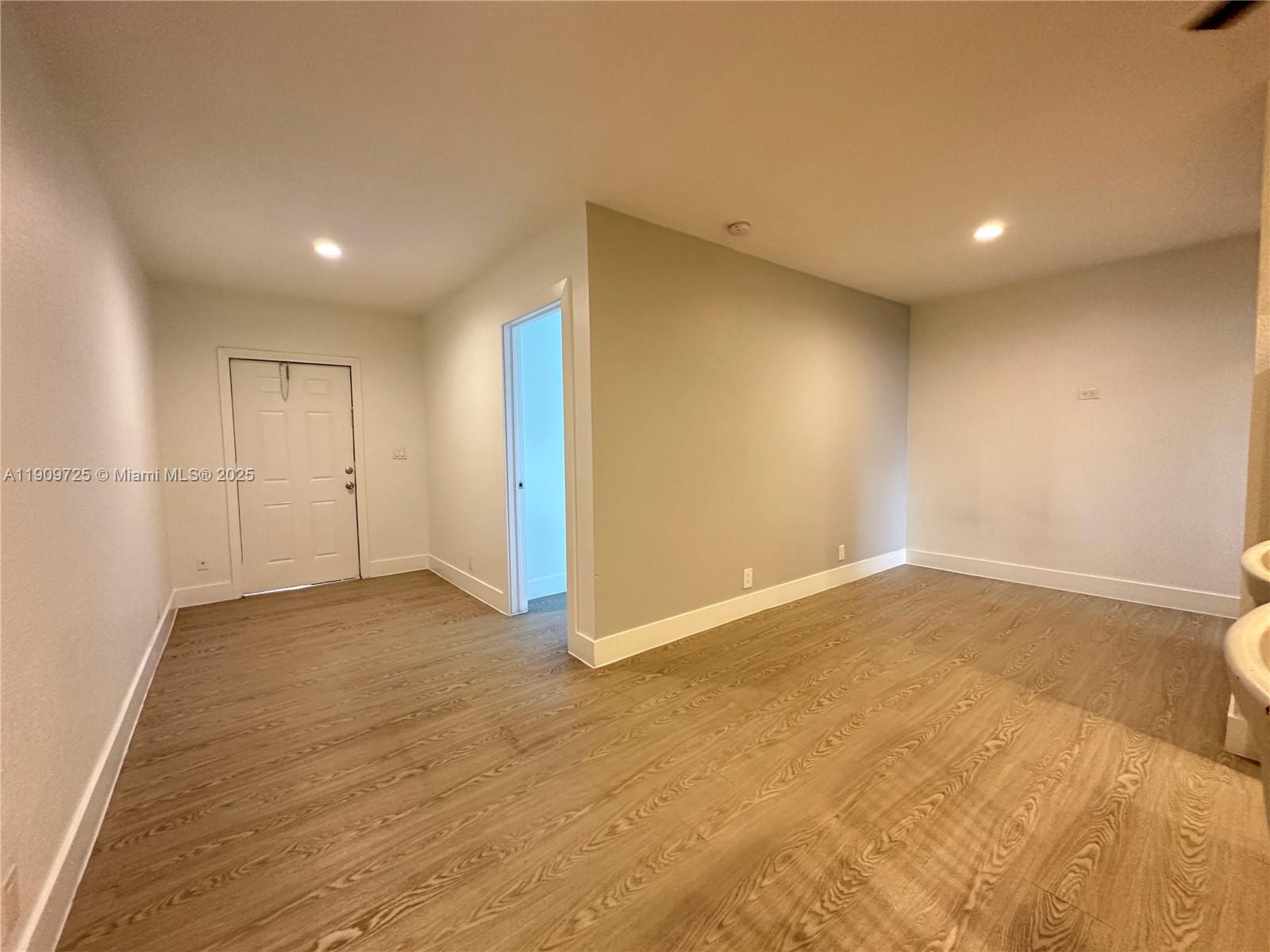 TOWN OF HALLANDALE B-13 - Residential Lease