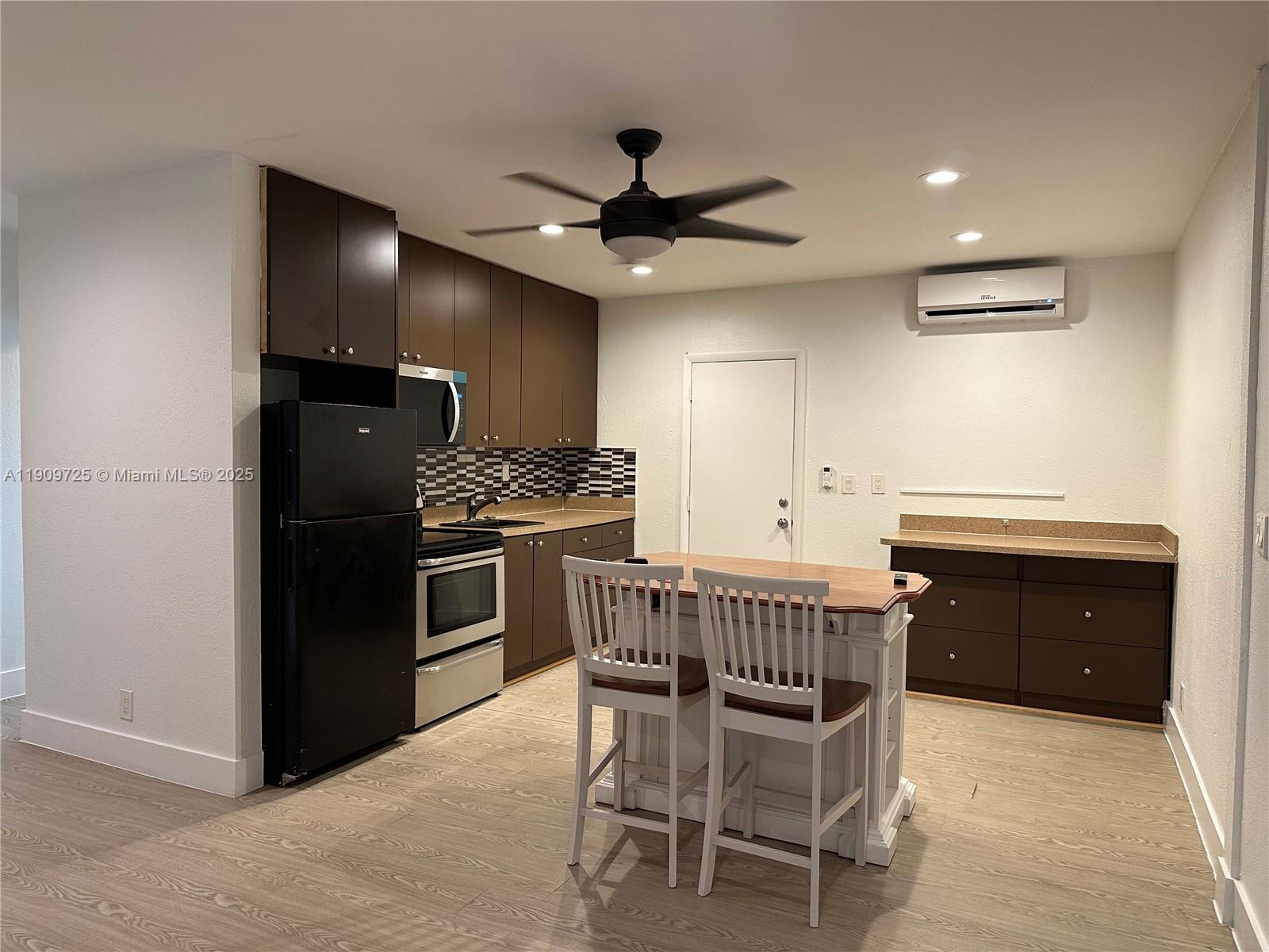 TOWN OF HALLANDALE B-13 - Residential Lease