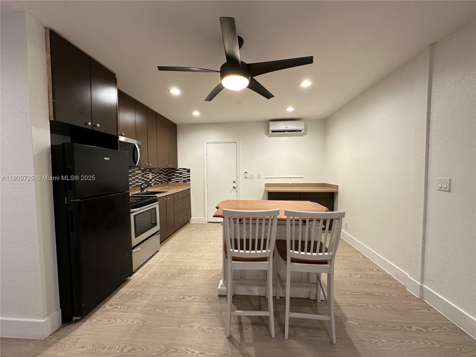 TOWN OF HALLANDALE B-13 - Residential Lease