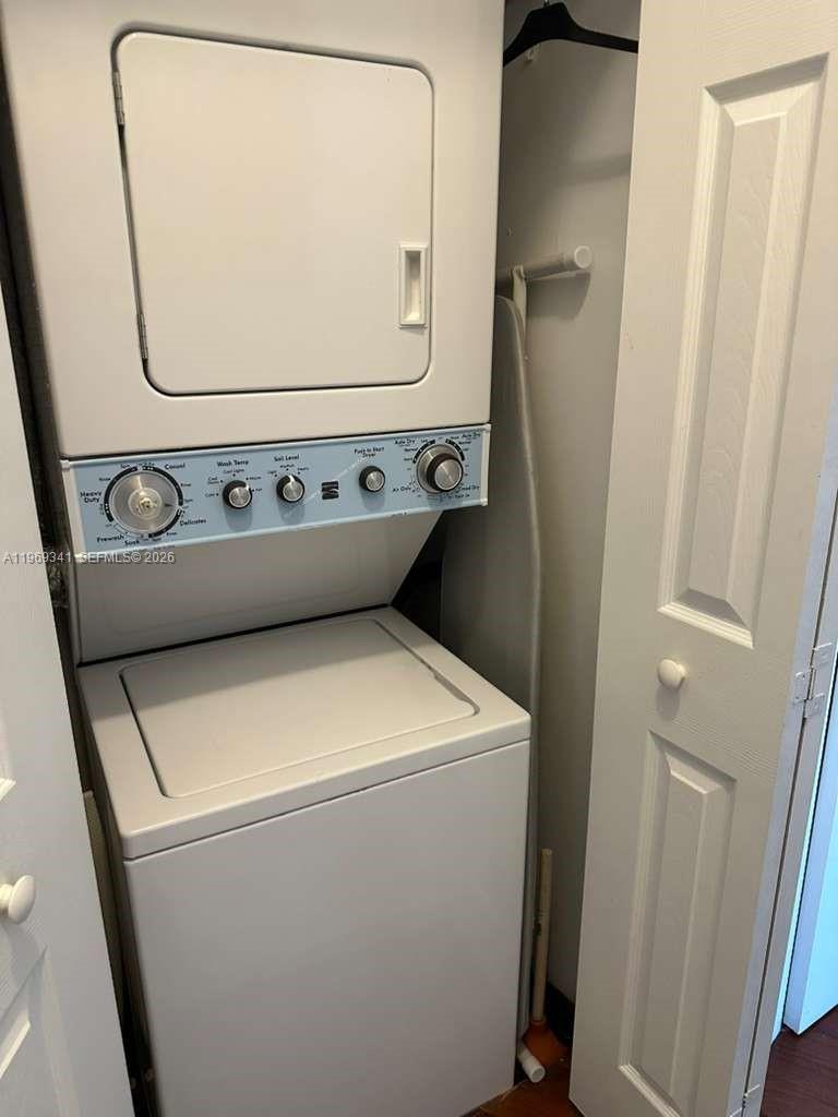 MYSTIC POINTE TOWER 600 C - Residential Lease