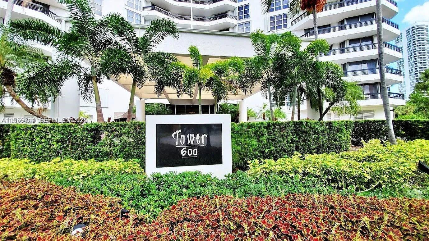 MYSTIC POINTE TOWER 600 C - Residential Lease