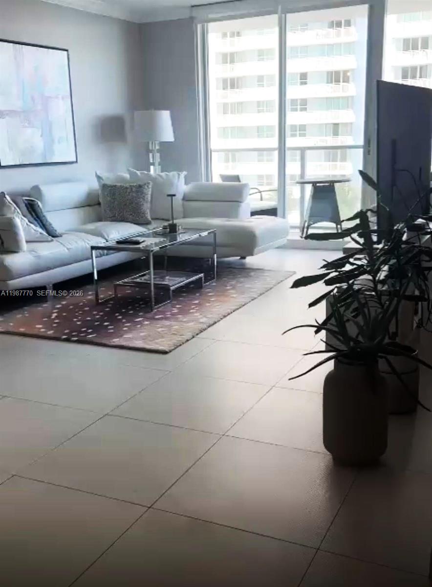 1155 Brickell Bay Dr 1008