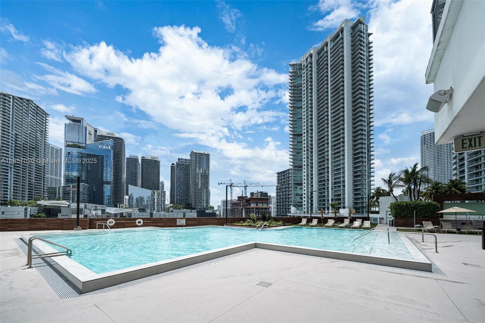 WIND CONDO - Residential