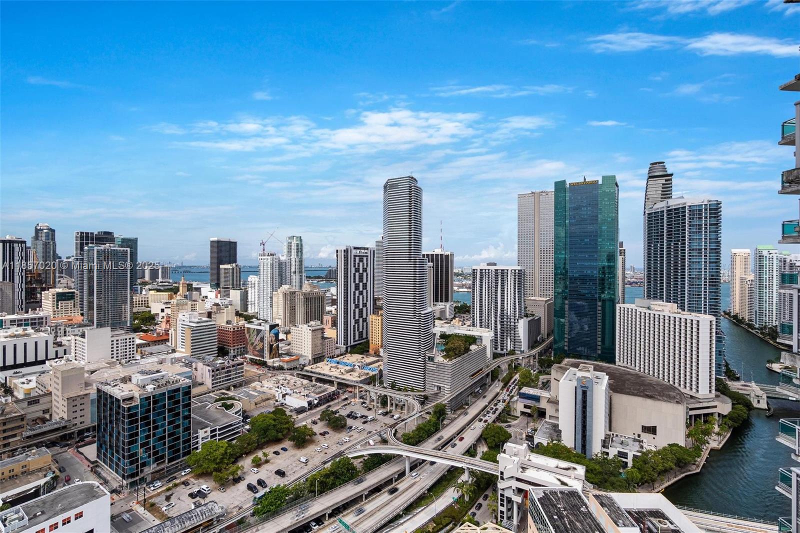 WIND CONDO - Residential