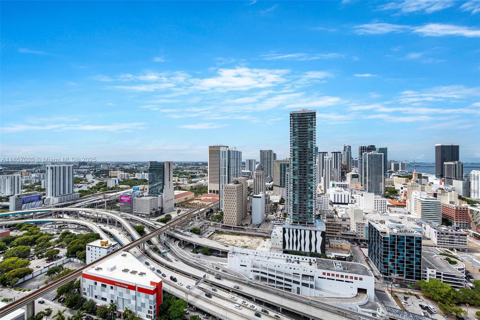 WIND CONDO - Residential