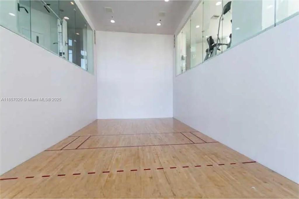 WIND CONDO - Residential