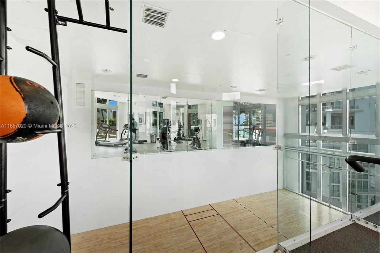 WIND CONDO - Residential