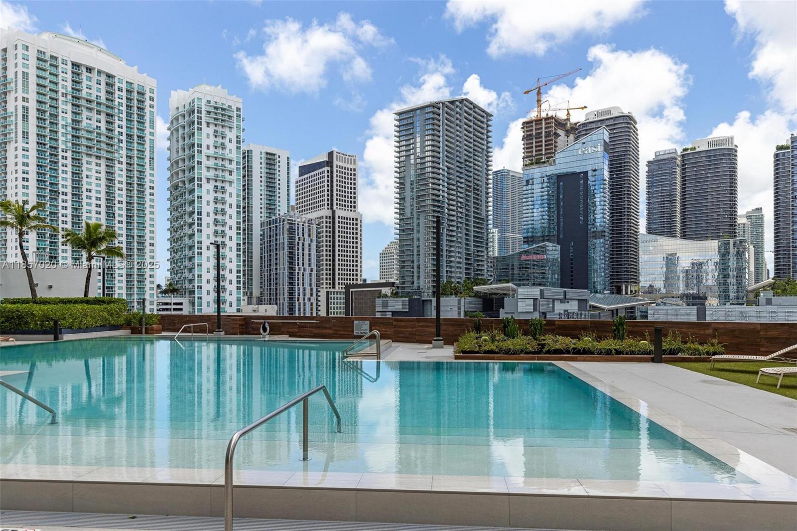 WIND CONDO - Residential