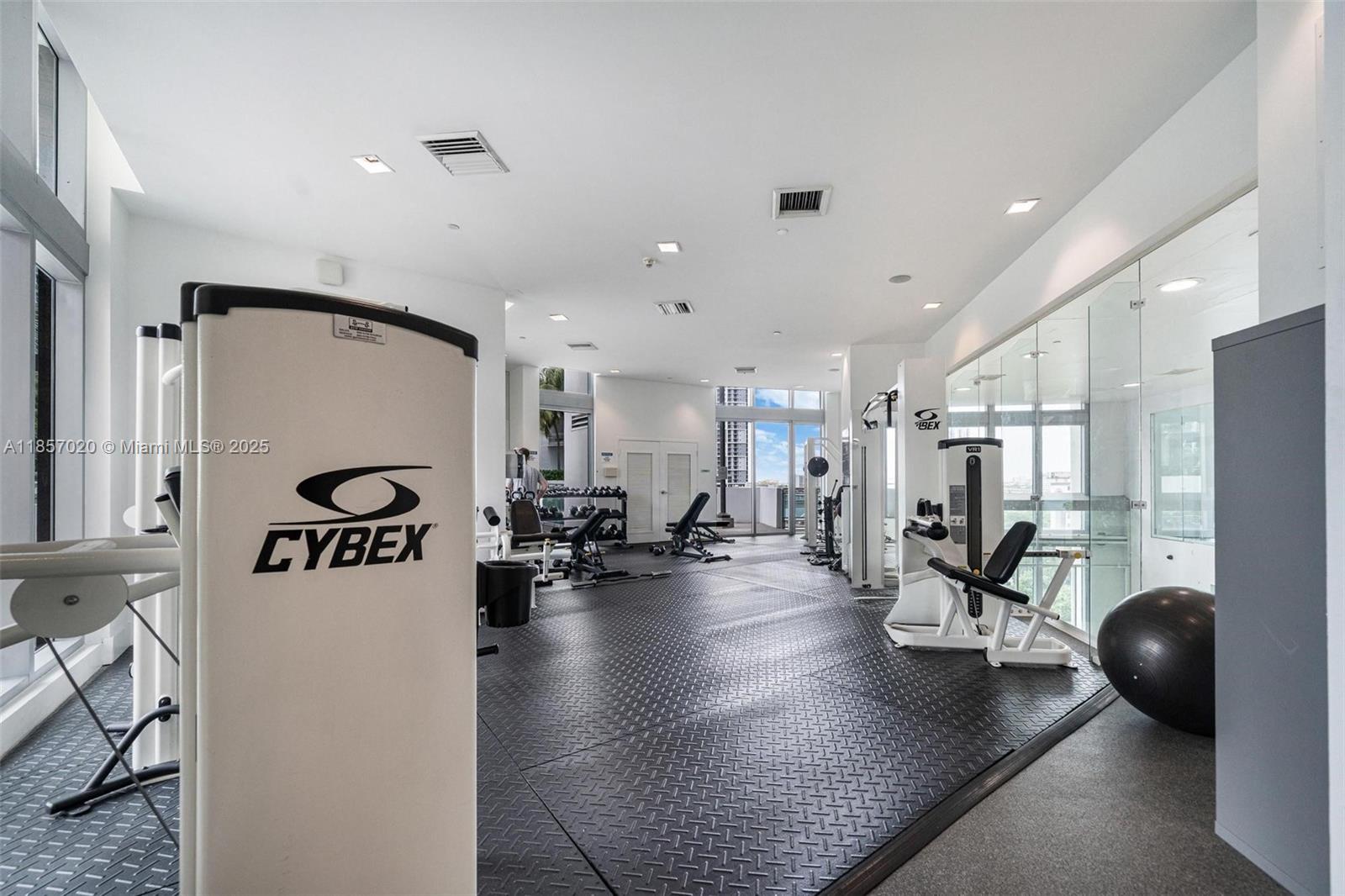 WIND CONDO - Residential