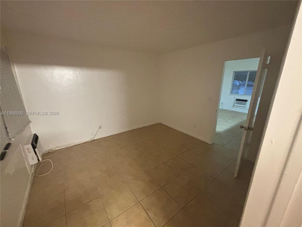 Photo of 610 NE 12th Ave #3, Fort Lauderdale, FL 33304 (MLS # A11996090)