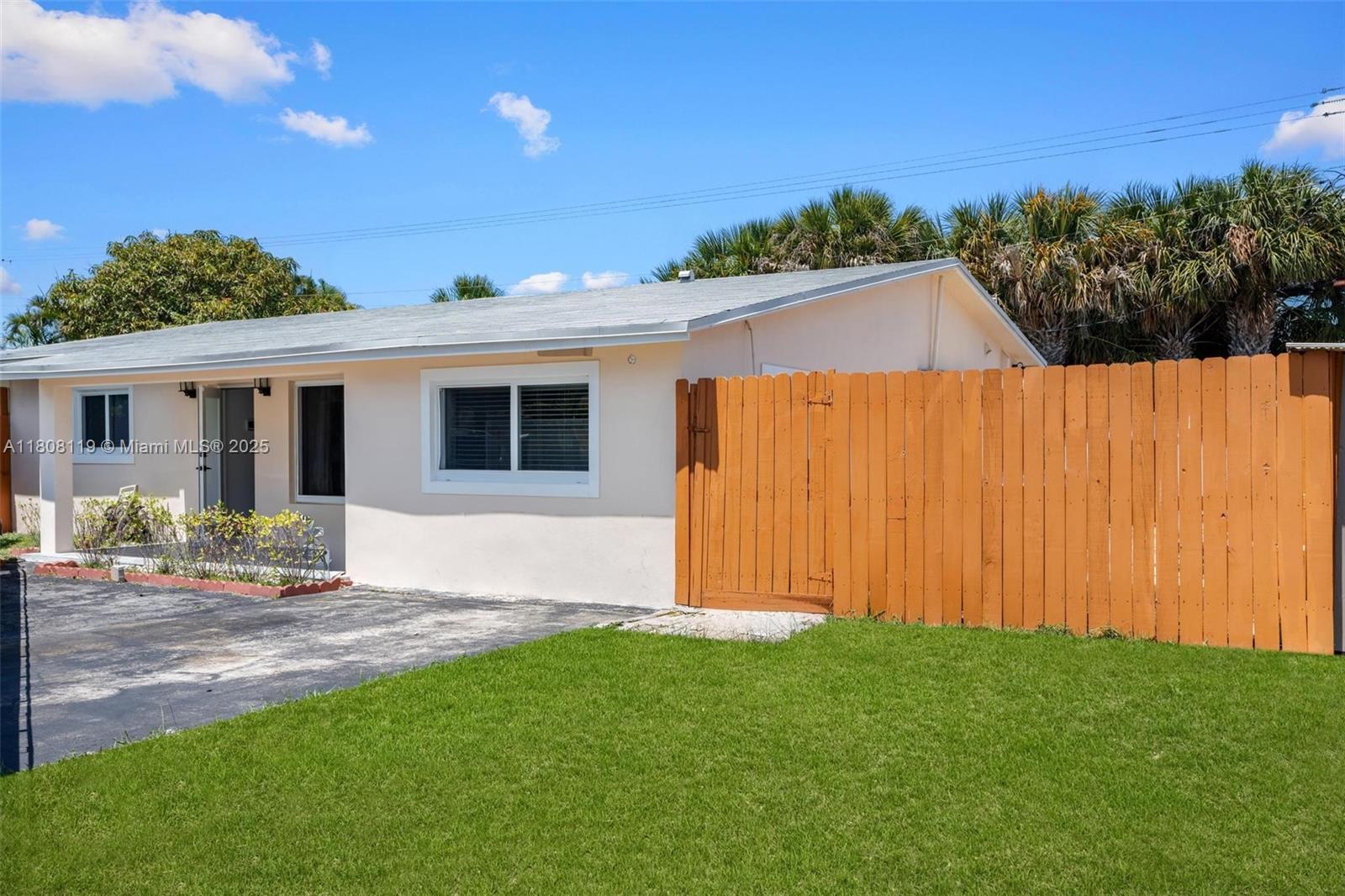 3201 Ne 9th Ter, Pompano Beach, Broward County, Florida - 3 Bedrooms  
3 Bathrooms - 
