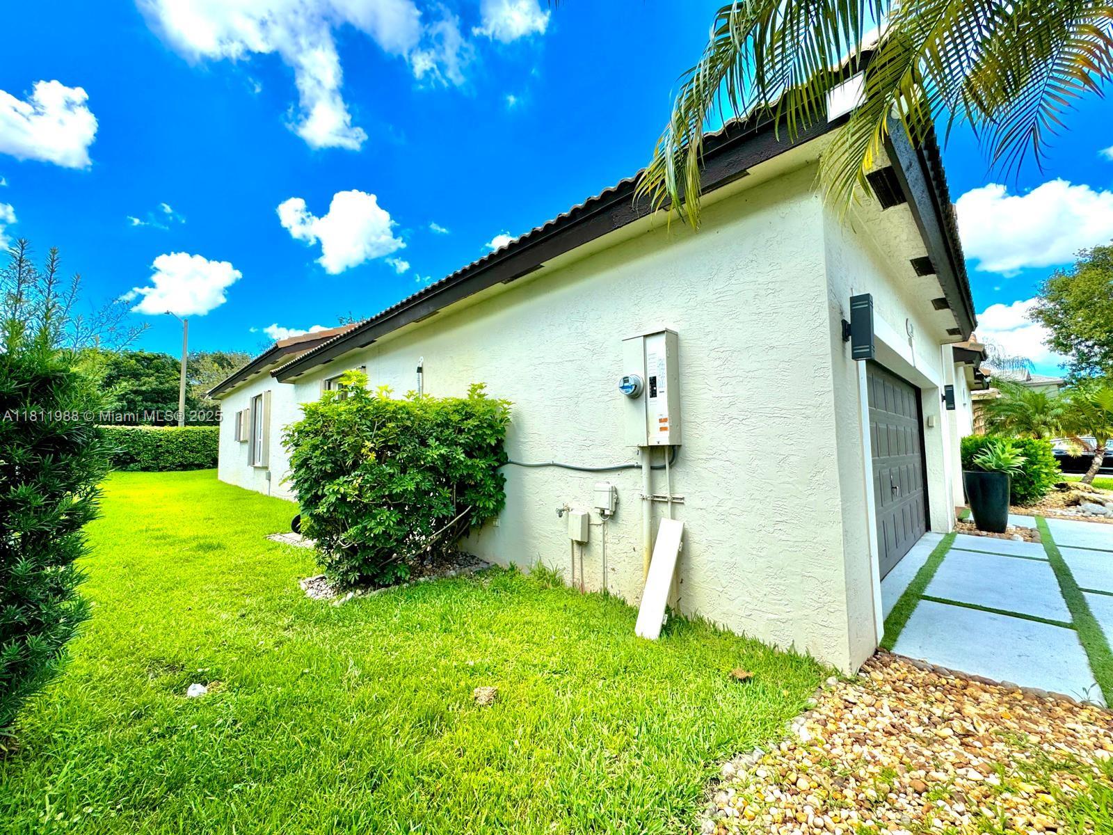 PEMBROKE SHORES - Residential Lease