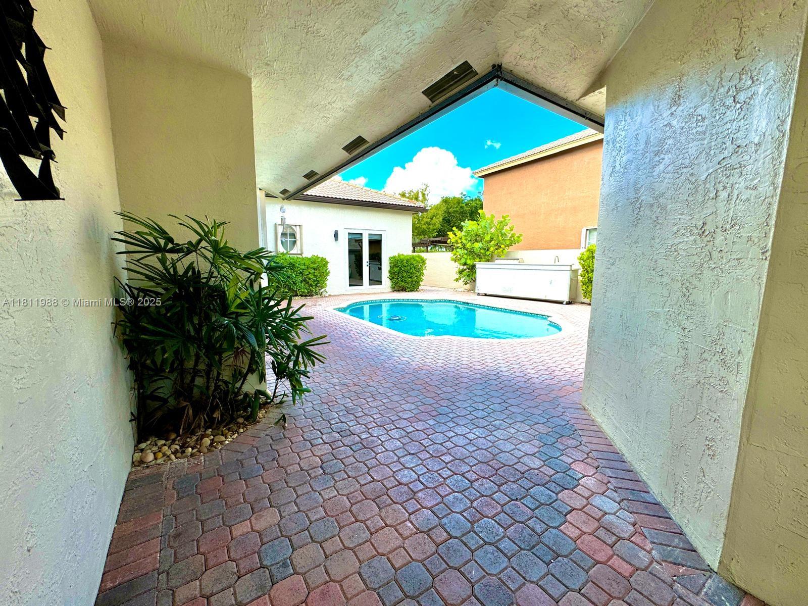 PEMBROKE SHORES - Residential Lease