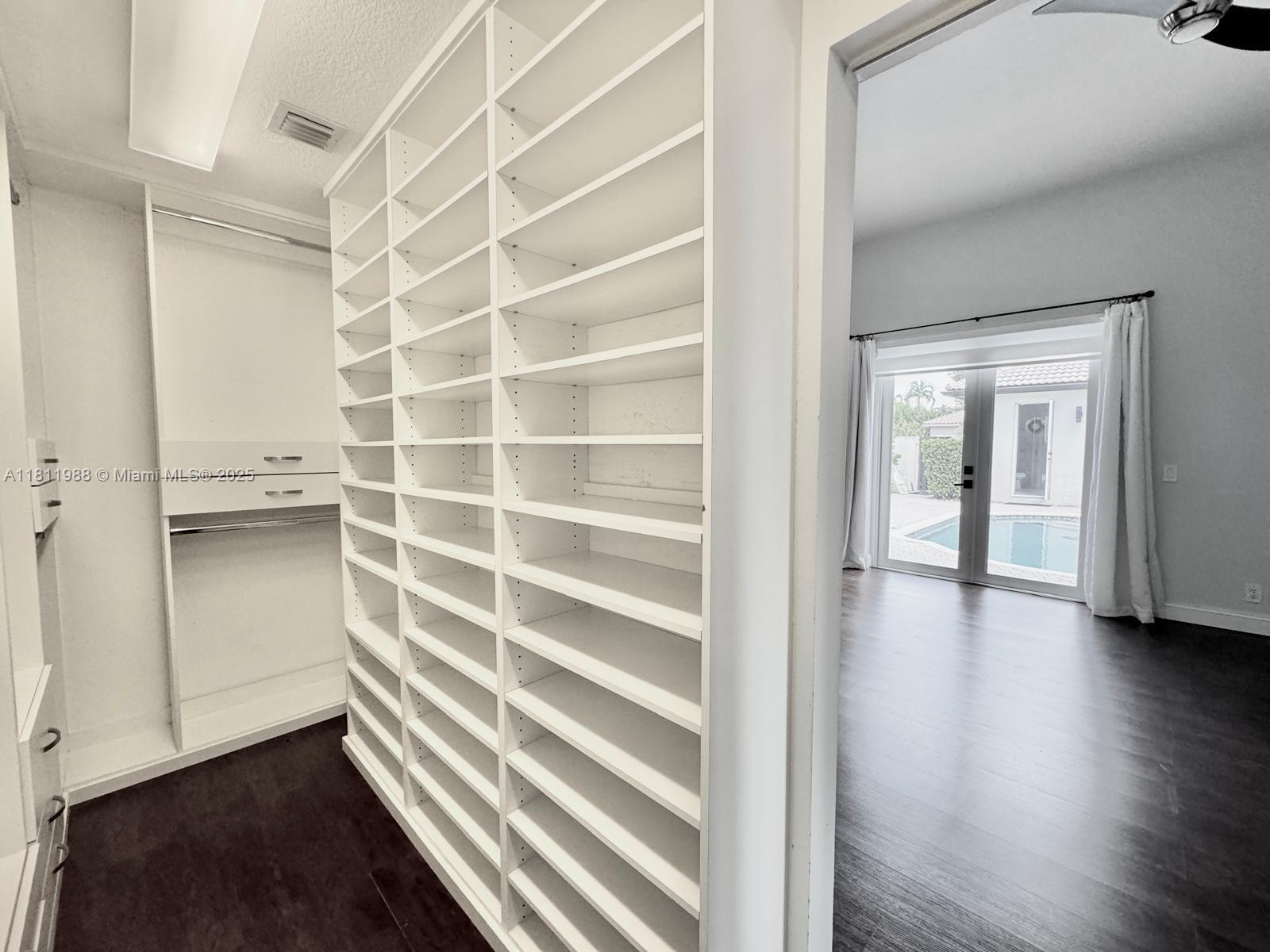 PEMBROKE SHORES - Residential Lease