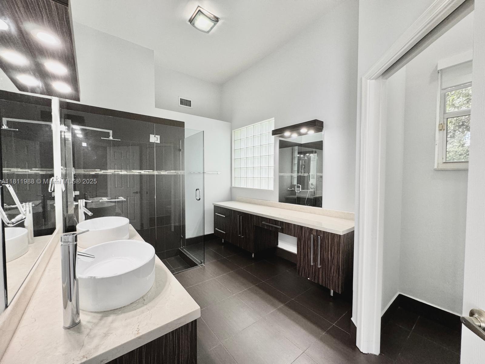 PEMBROKE SHORES - Residential Lease