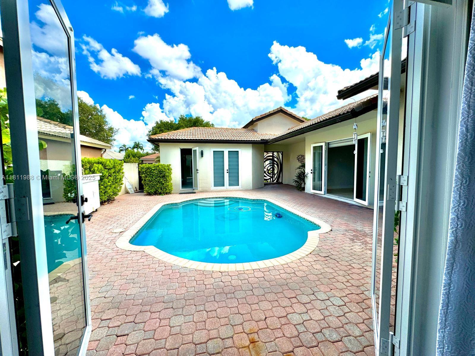 PEMBROKE SHORES - Residential Lease