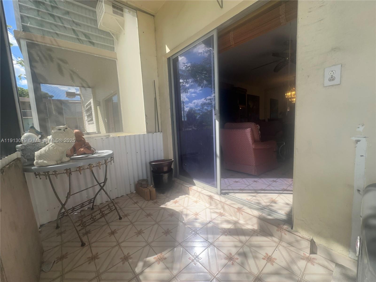 MAR-LEN GARDENS NO 12 COR - Residential