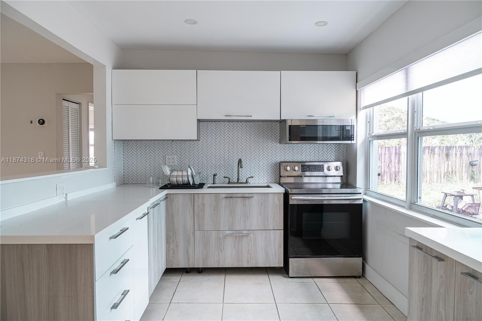 Freshly updated 2-bedroom, 1-bath home with 1,329 sq. ft. oversized lot. Features include new kitchen appliances, spacious bedrooms with natural light, updated bathroom, a huge backyard with plenty of space ,sitting area perfect for relaxing or entertaining, and 1-car garage plus additional spaces in front. Contact Agent for lease options. (Flexible)