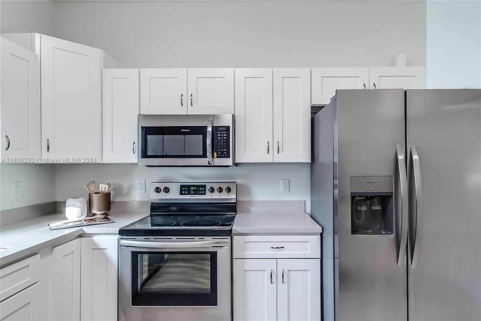 Las Villas at Kenilworth - Residential Lease