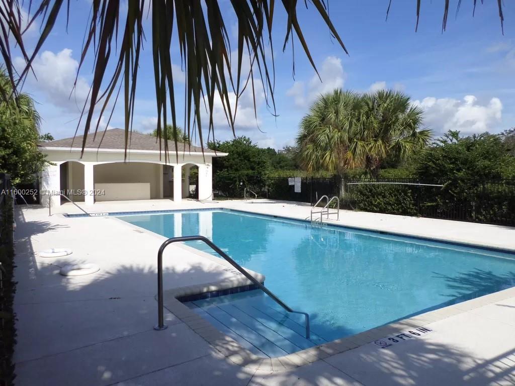 Las Villas at Kenilworth - Residential Lease