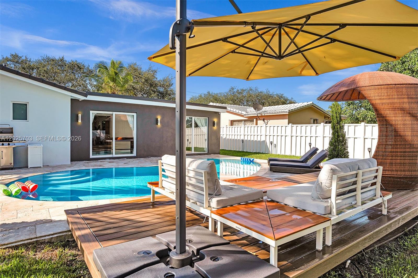 HOLLYWOOD HILLS AMEN PLAT - Residential