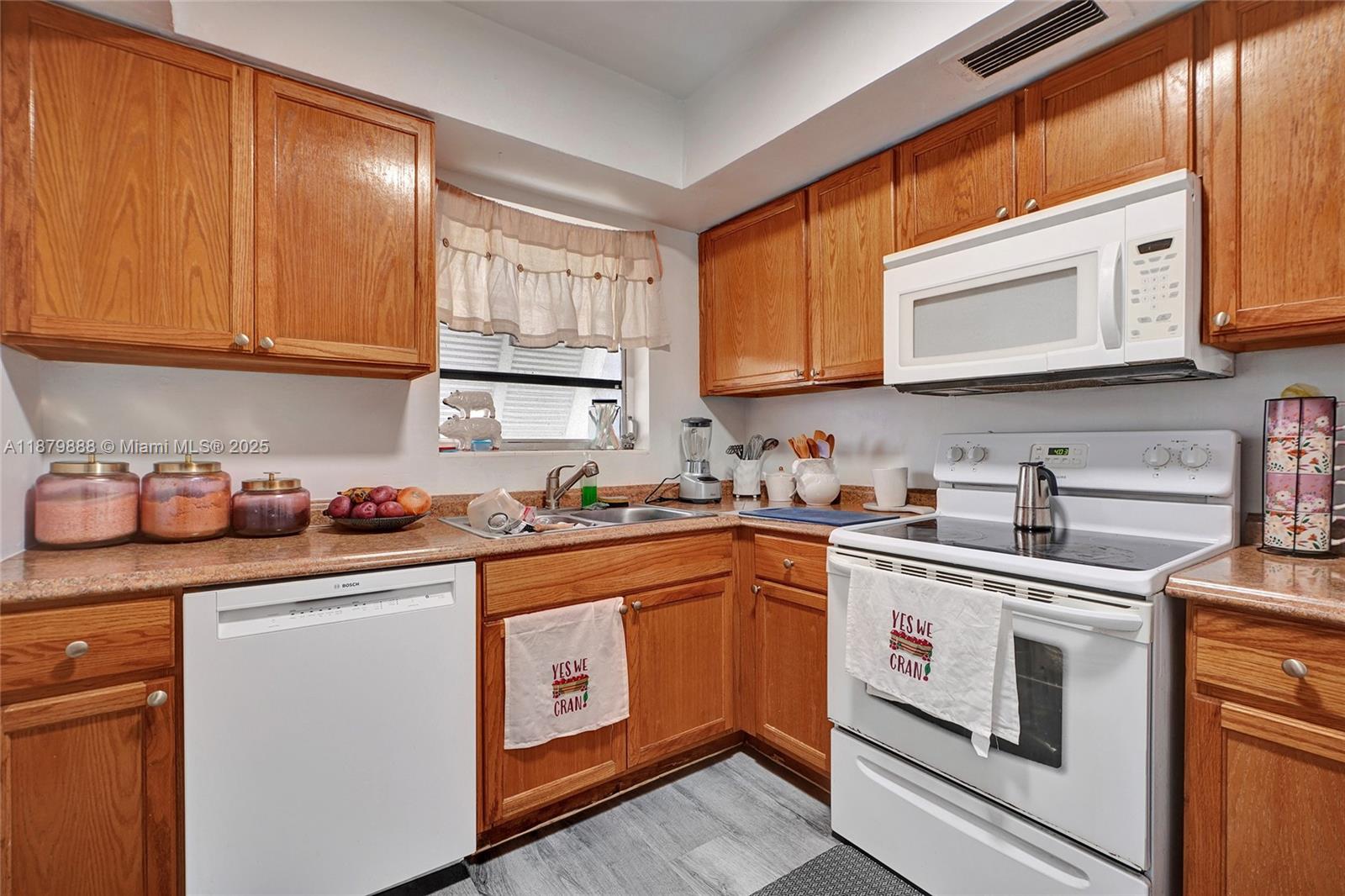 VILLAGE AT DADELAND CONDO - Residential