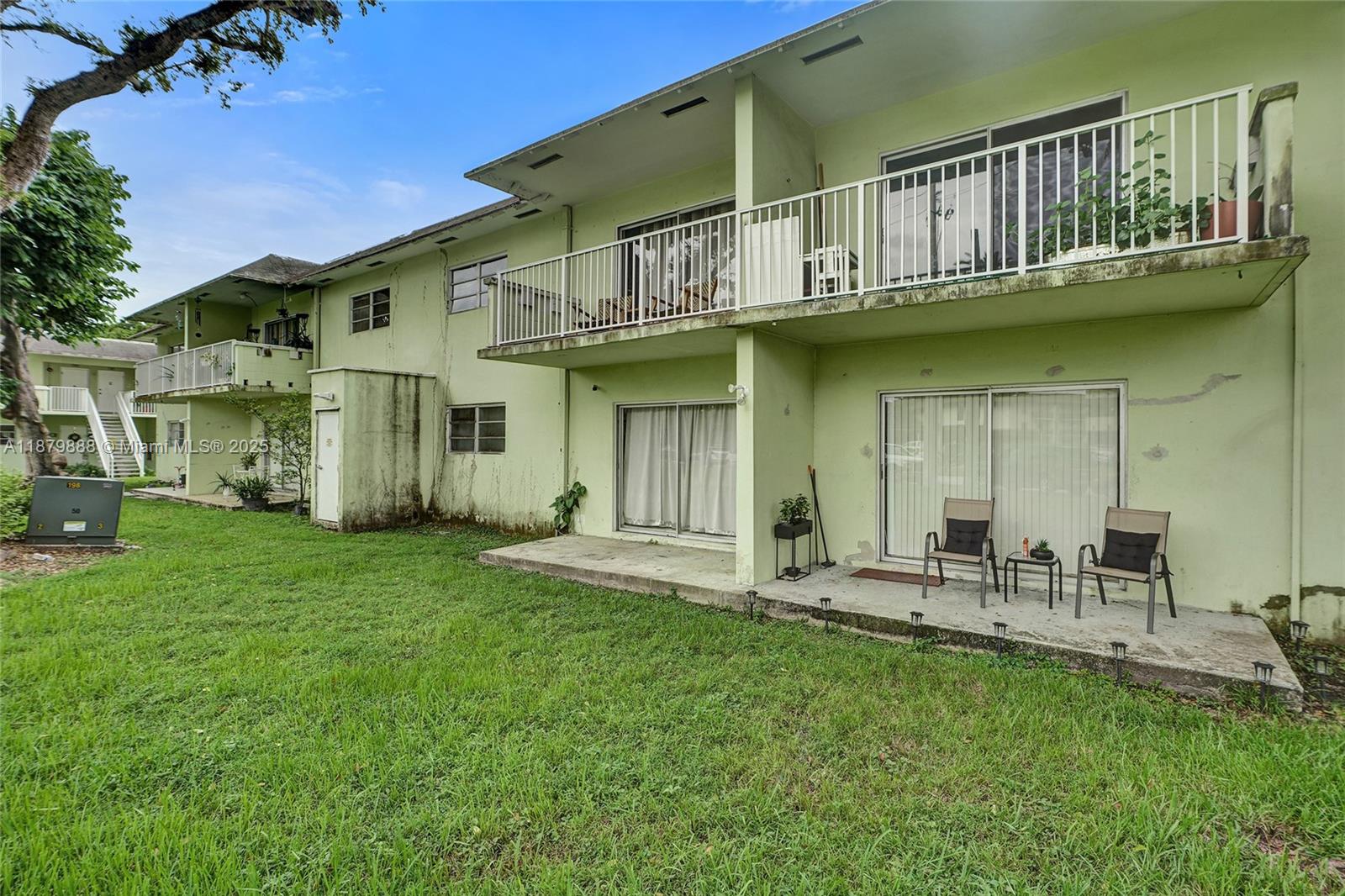 VILLAGE AT DADELAND CONDO - Residential