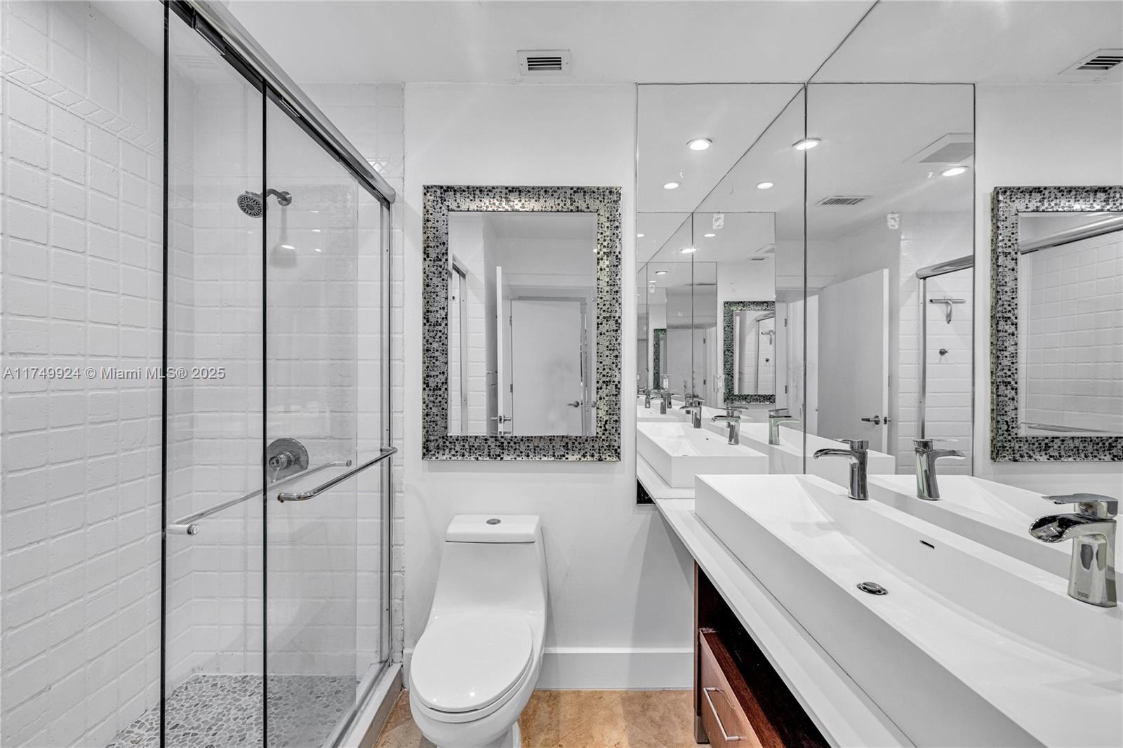 RONEY PALACE CONDO - Residential