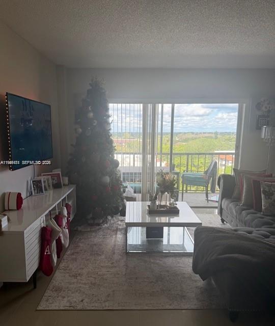 MANORS OF INVERRARY XII - Residential Lease