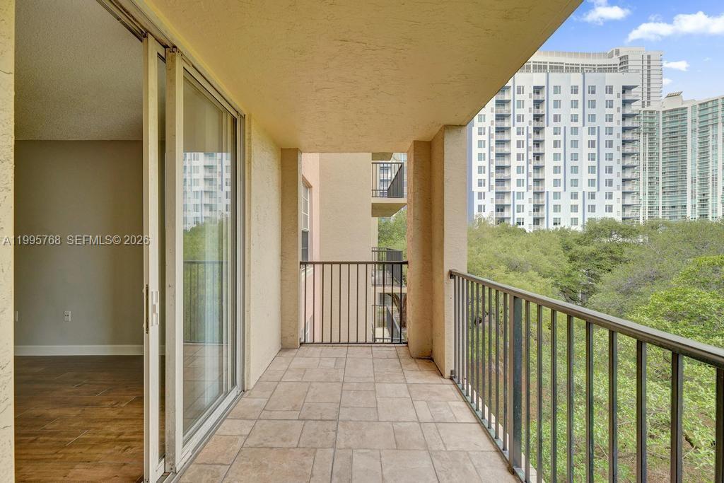 LAS OLAS BY THE RIVER CON - Residential Lease