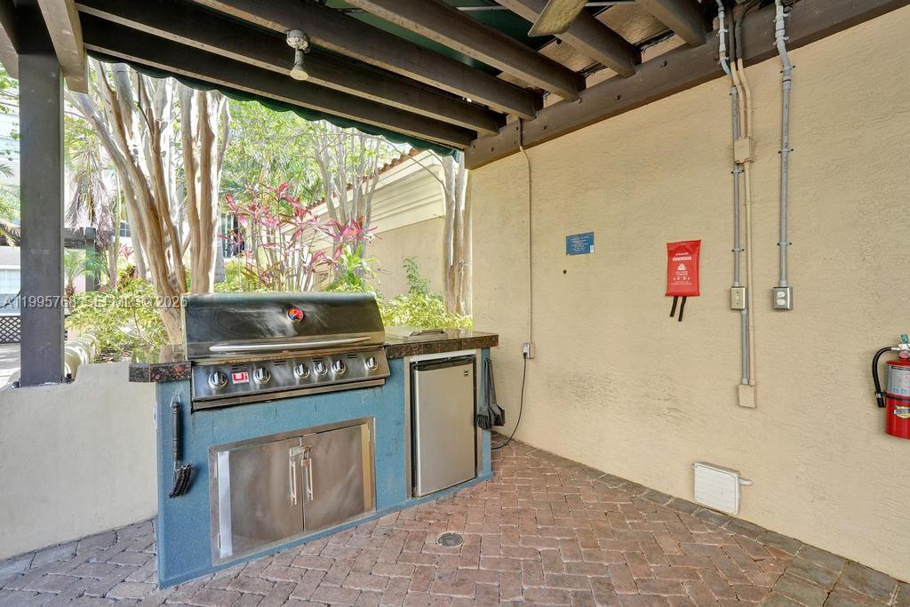 LAS OLAS BY THE RIVER CON - Residential Lease