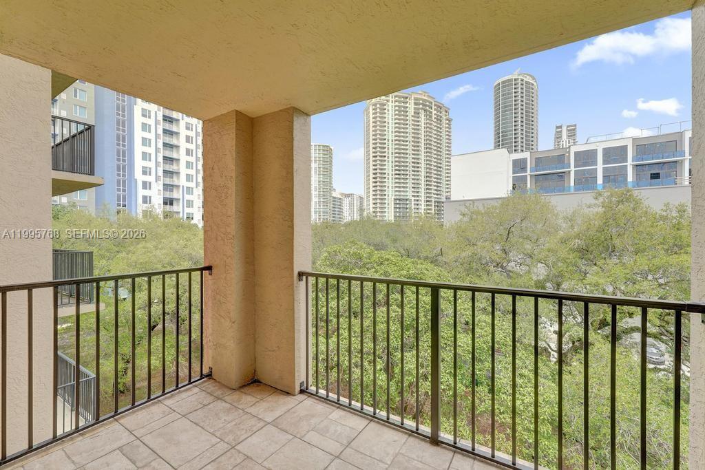 LAS OLAS BY THE RIVER CON - Residential Lease