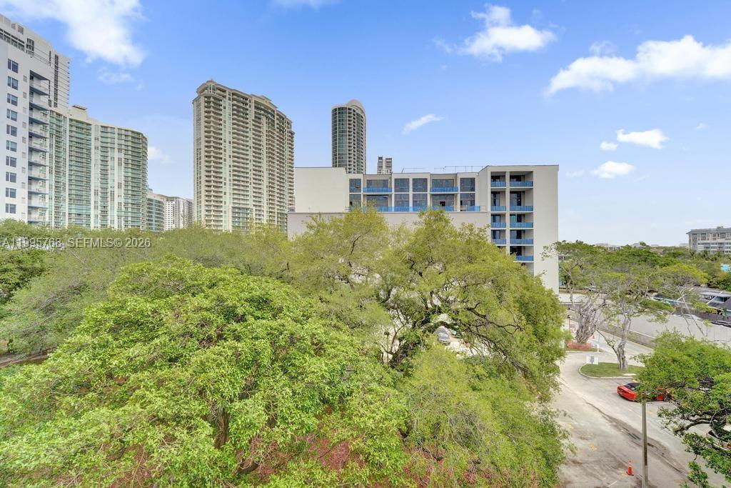 LAS OLAS BY THE RIVER CON - Residential Lease