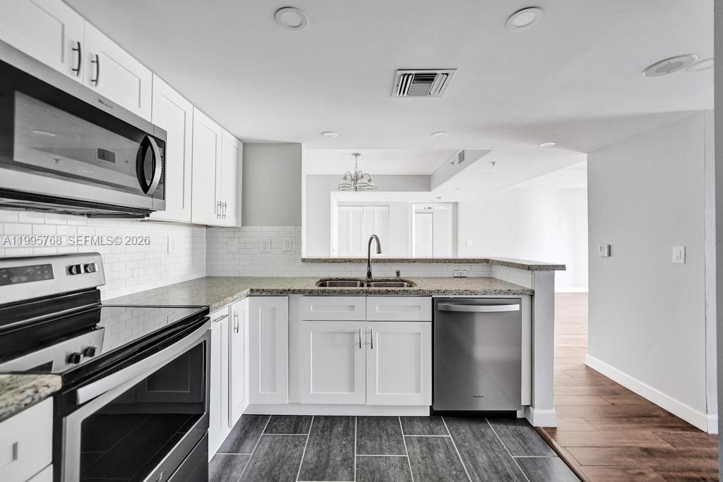 LAS OLAS BY THE RIVER CON - Residential Lease