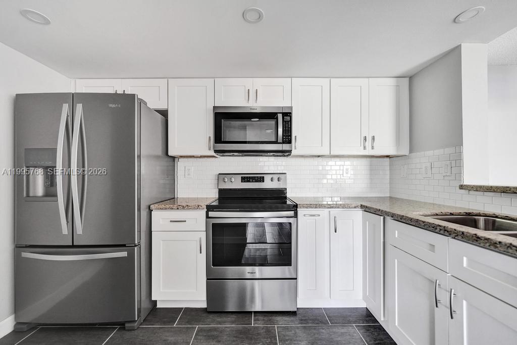 LAS OLAS BY THE RIVER CON - Residential Lease