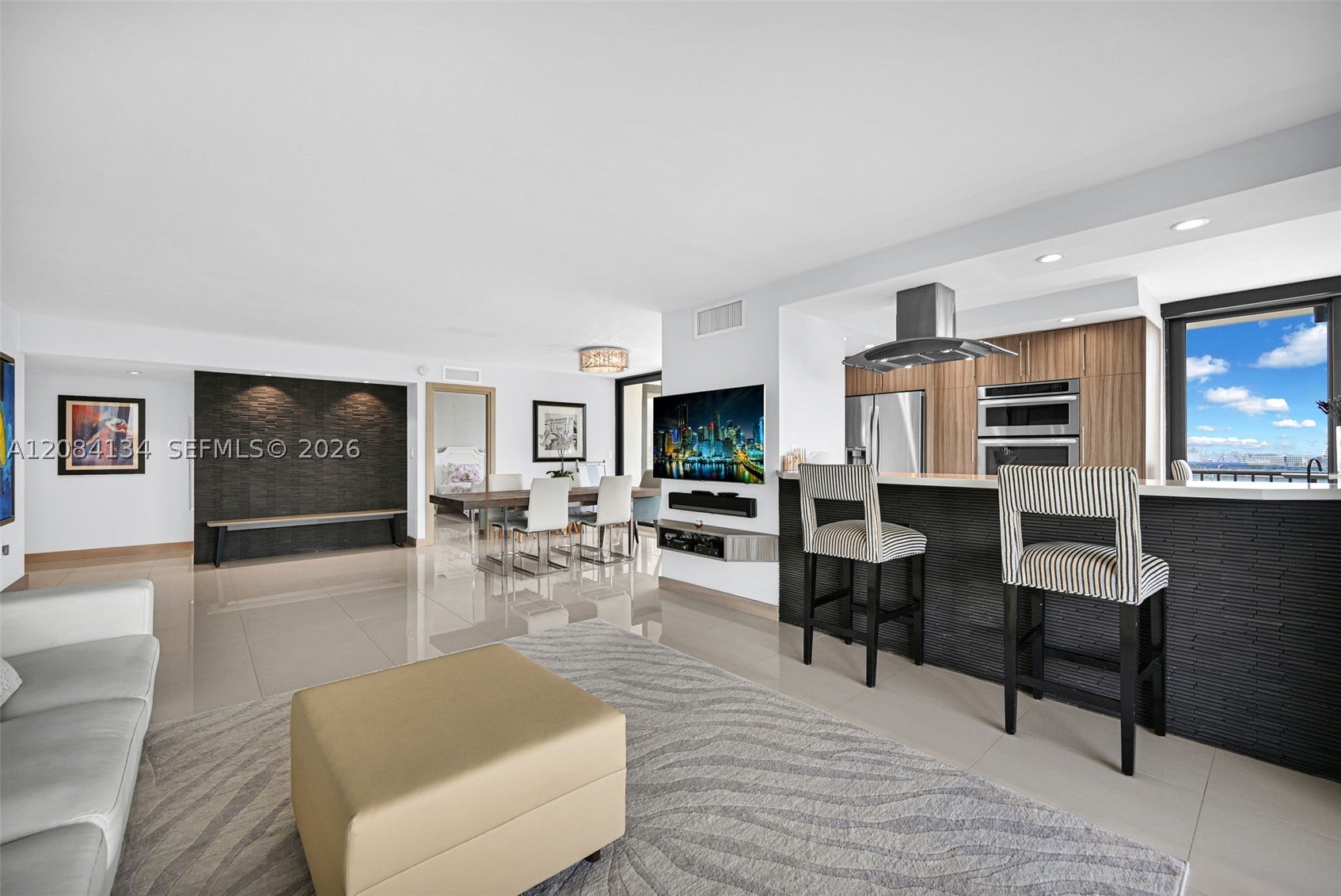801 N Venetian Dr 1208